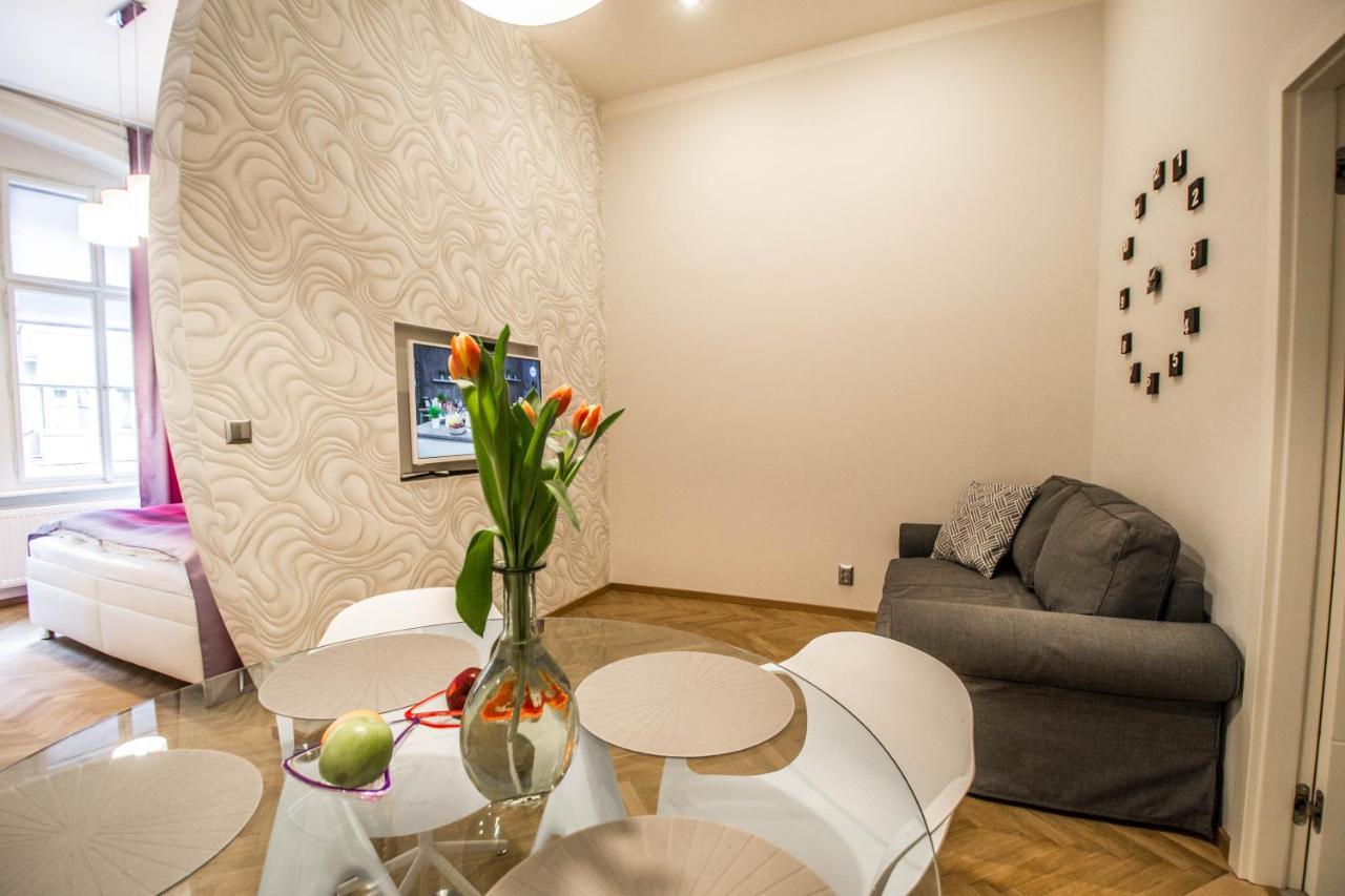 Jacuzzi By Ruterra Apartment Prague