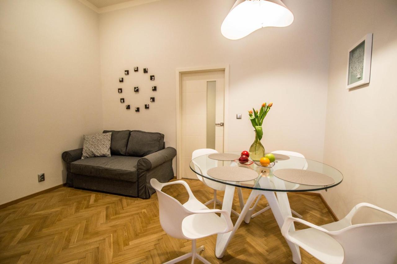 Jacuzzi By Ruterra Apartment
