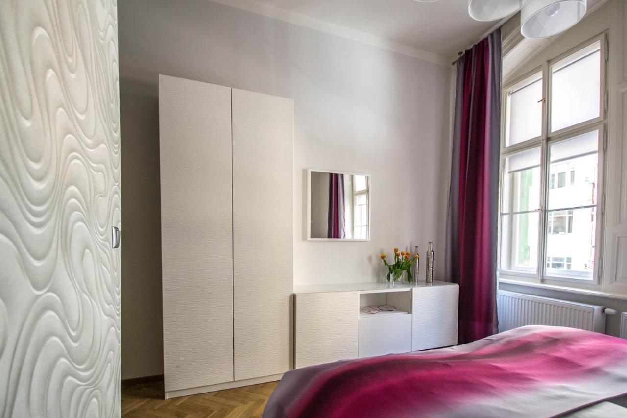 Jacuzzi By Ruterra Apartment